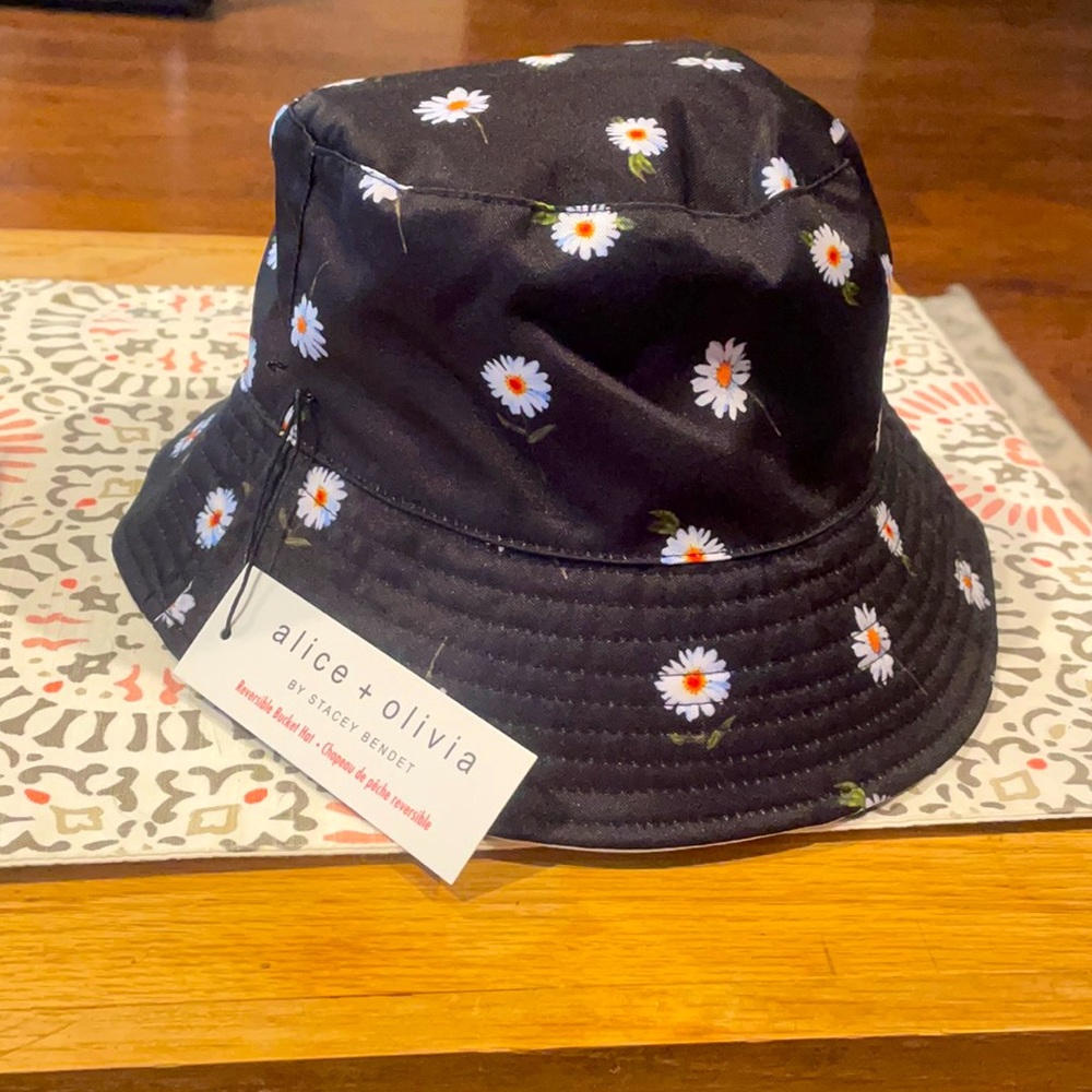 Alice + Olivia reversible bucket hat